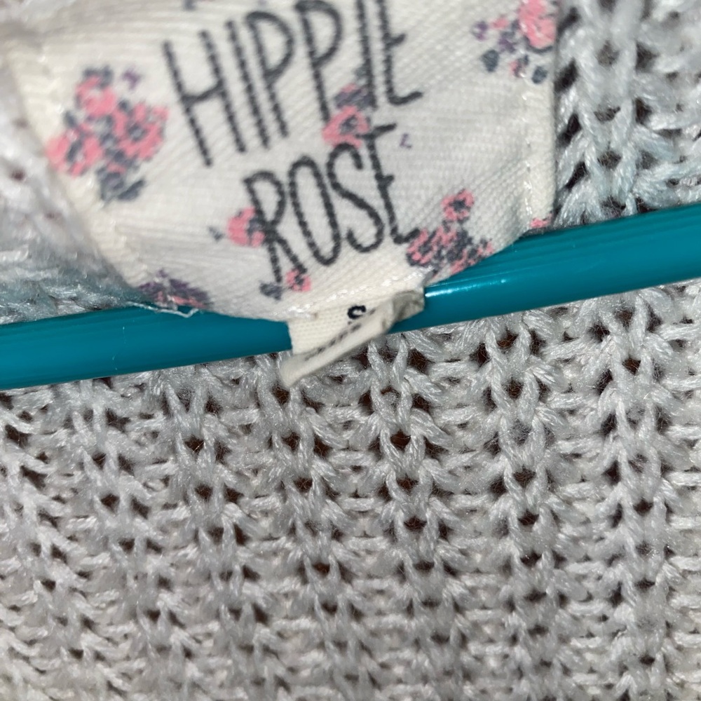 Hippie Rose V-neck henley sweater with a waffle design.  Size small - Picture 4 of 4